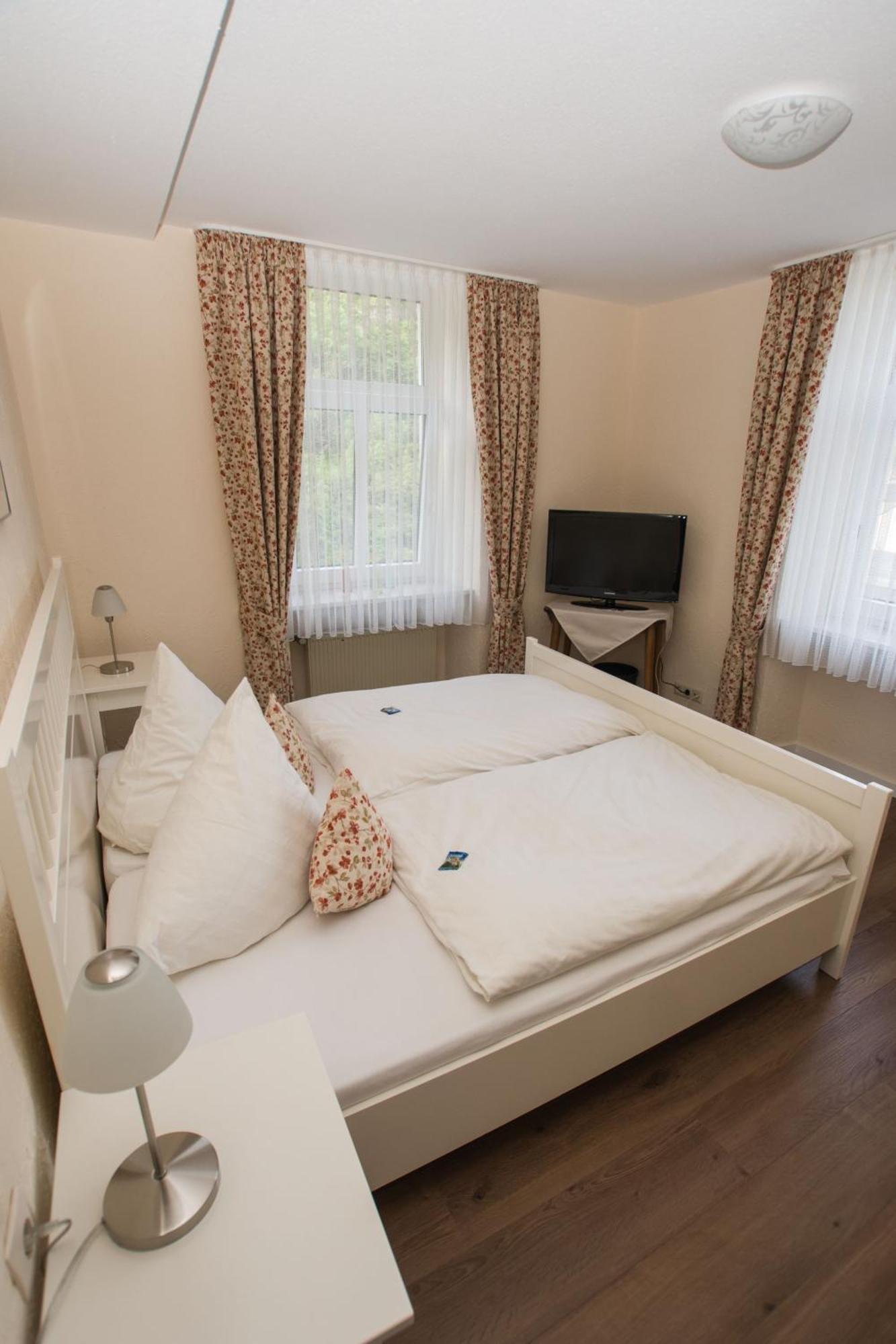 Moselland Hotel Im Enderttal Zum Onkel Willi Cochem Eksteriør billede