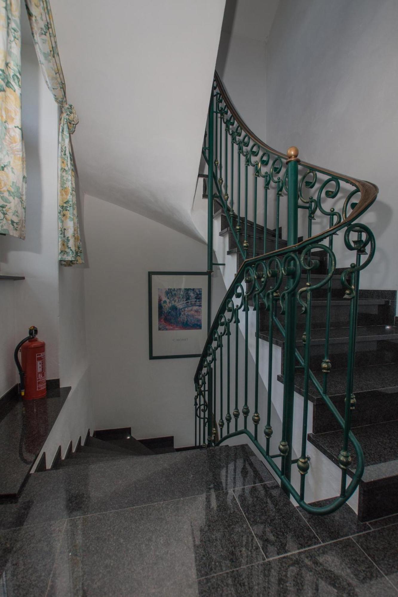 Moselland Hotel Im Enderttal Zum Onkel Willi Cochem Eksteriør billede